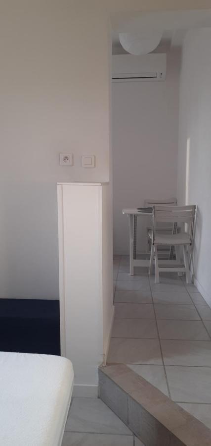 Mas Vincent Apartment La Fare-les-Oliviers Екстериор снимка
