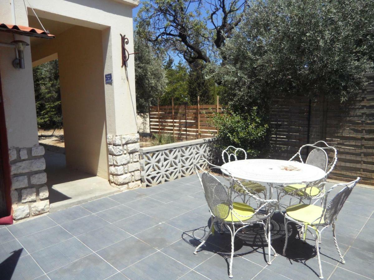 Mas Vincent Apartment La Fare-les-Oliviers Екстериор снимка