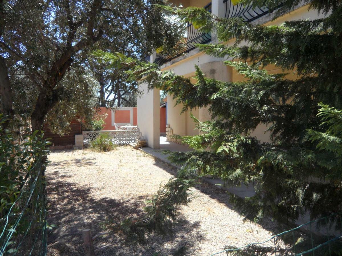 Mas Vincent Apartment La Fare-les-Oliviers Екстериор снимка
